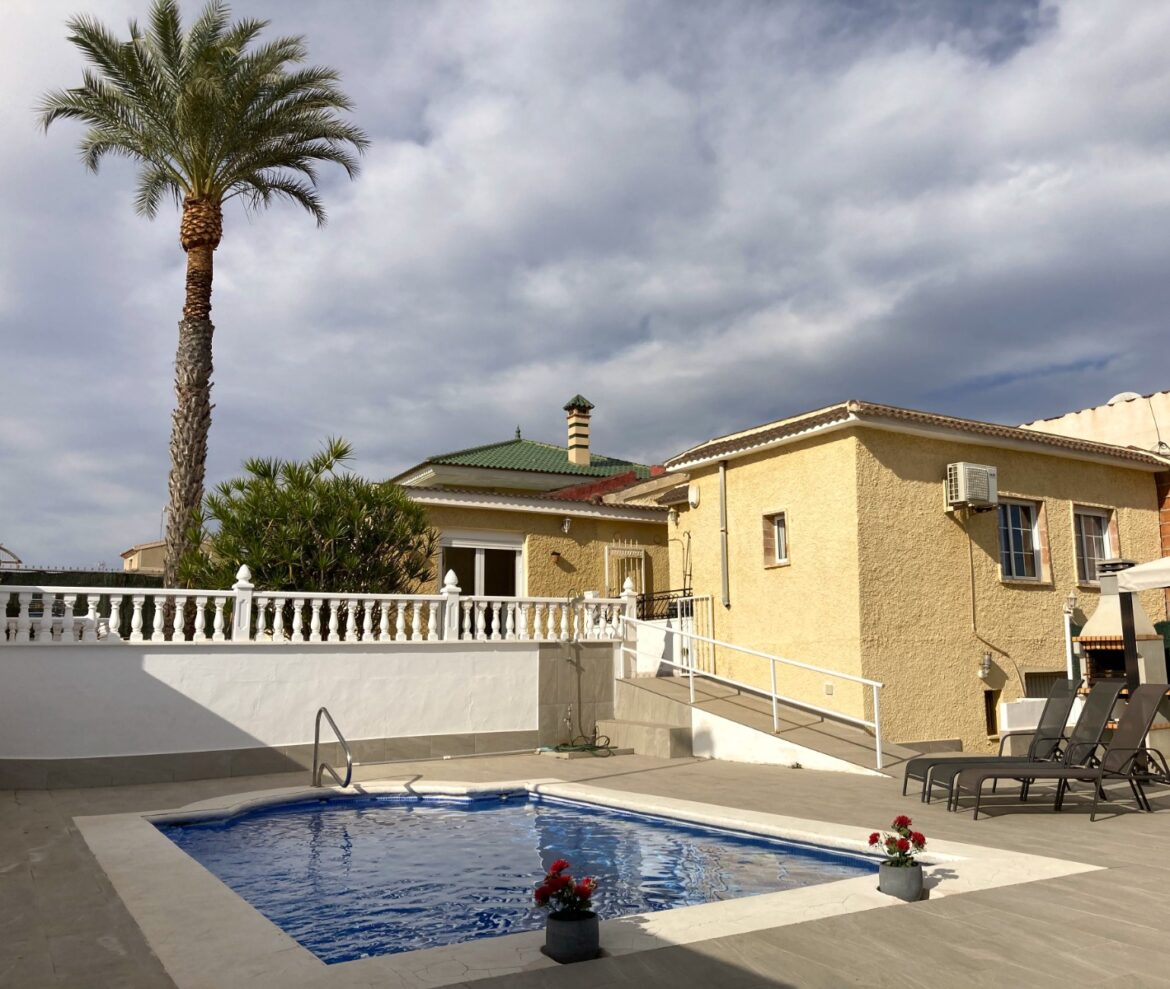 Villa Semi detached – Alicante, Torrevieja – Area 177 m²