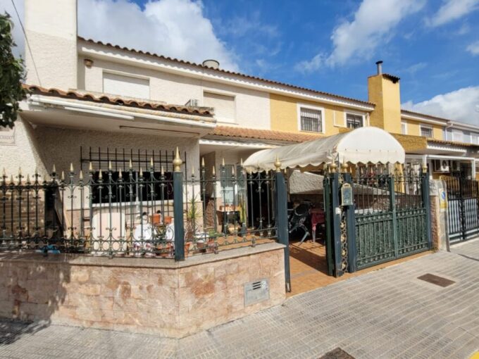 Town House – Alicante, Almoradí – Area 130 m²