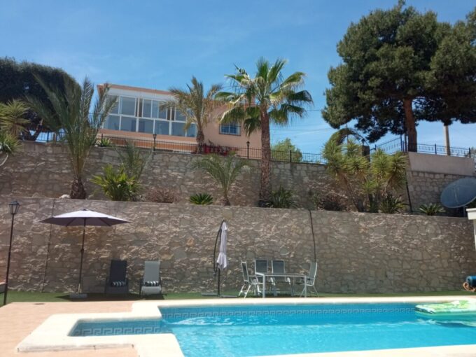 Villa with annex – Alicante, Crevillente – Area 203 m²